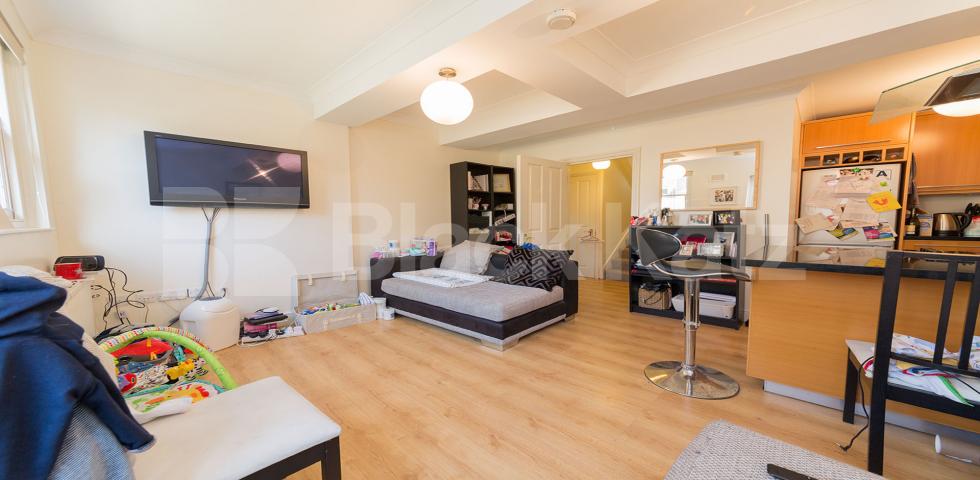 			2 Bedroom, 1 bath, 1 reception Flat			 Beatrice Road, FINSBURY PARK-STROUD GREEN